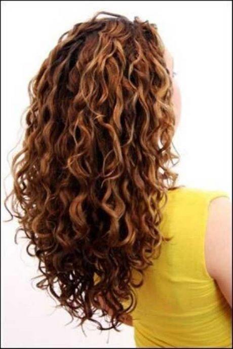 haircuts-for-naturally-curly-long-hair-97_9 Hajvágás természetesen göndör hosszú hajra