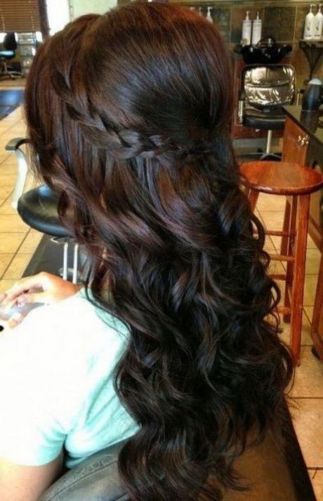 prom-hairstyles-for-long-hair-with-braids-and-curls-35_9 Prom frizurák hosszú haj zsinórra, fürtök