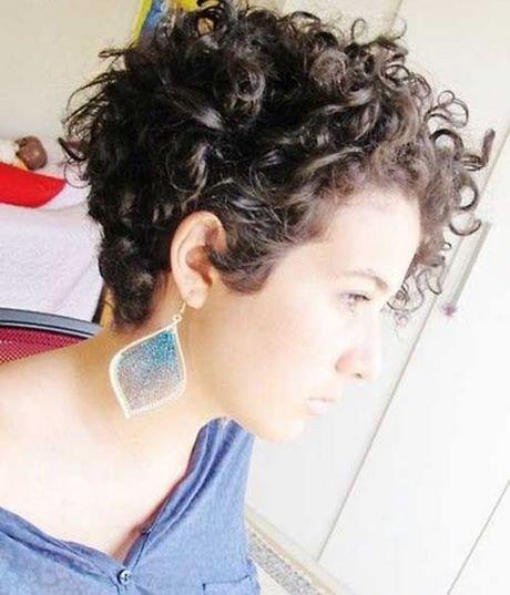 short-curly-womens-hair-35 Rövid göndör női haj