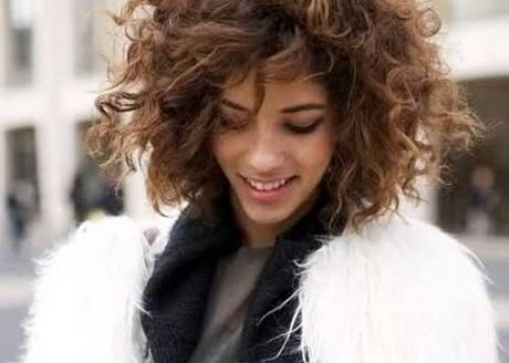 short-curly-womens-hair-35_7 Rövid göndör női haj