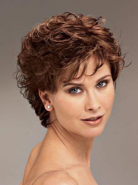 short-hair-for-women-with-curly-hair-55_6 Rövid haj göndör hajú nők számára