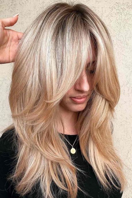 blonde-hair-with-bangs-2022-08_8 Szőke haj frufru 2022