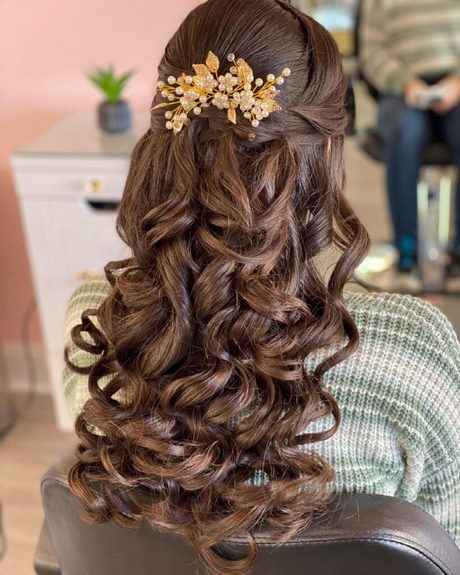 hair-for-bridesmaids-2022-35 Haj koszorúslányok számára 2022
