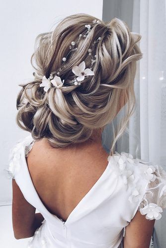 latest-wedding-hairstyles-2022-58 Legújabb esküvői frizurák 2022