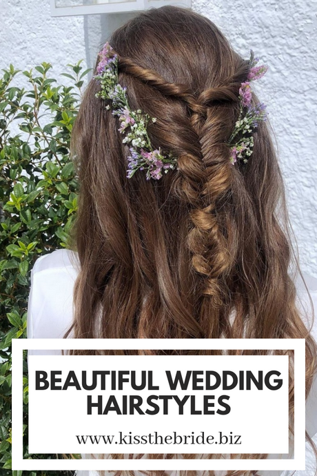wedding-bride-hairstyles-2022-13 Esküvői menyasszony frizurák 2022