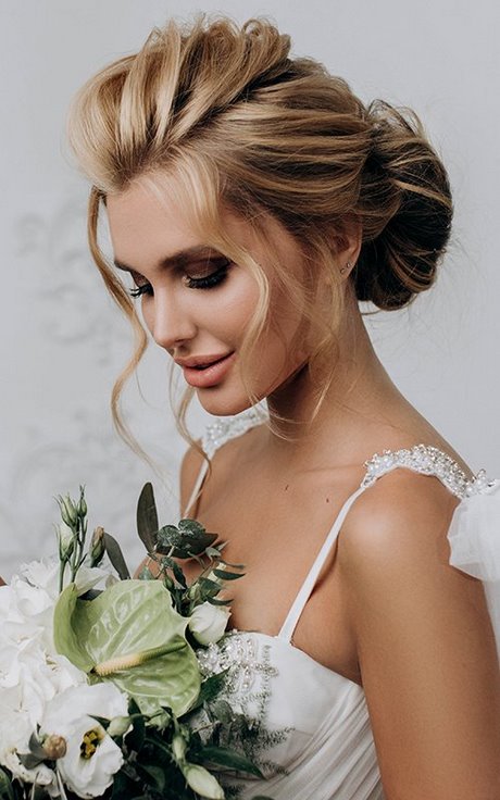 wedding-bride-hairstyles-2022-13_9 Esküvői menyasszony frizurák 2022