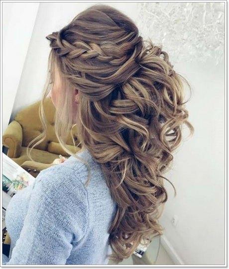 braided-hair-down-hairstyles-55_9 Fonott haj le frizurák
