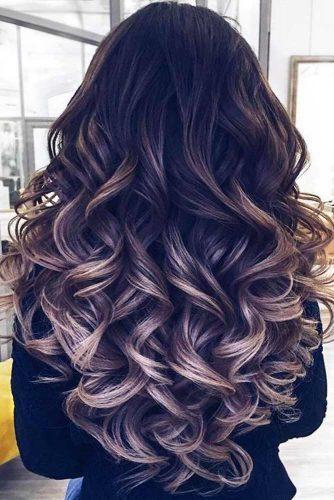 curly-down-hairstyles-for-long-hair-39_18 Göndör frizurák hosszú hajra