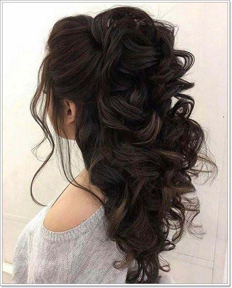 curly-down-hairstyles-for-long-hair-39_5 Göndör frizurák hosszú hajra