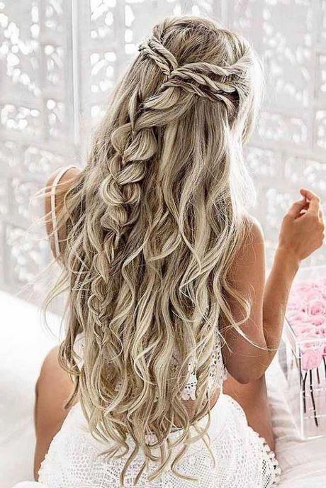 cute-half-up-hairstyles-for-long-hair-44_8 Aranyos félig frizurák hosszú hajra