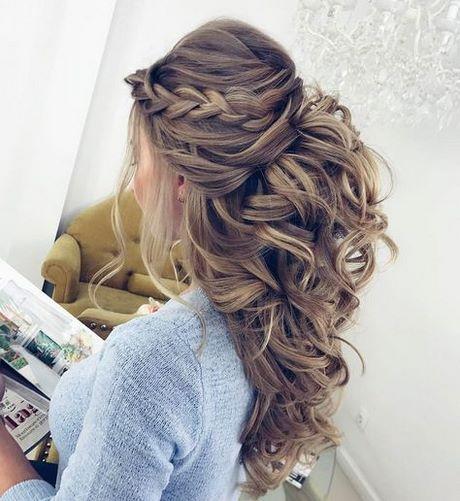 long-curly-half-up-hairstyles-17 Hosszú göndör félig frizurák
