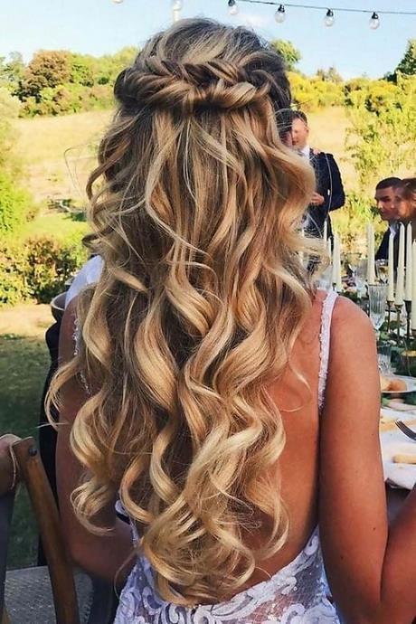 long-curly-half-up-hairstyles-17_11 Hosszú göndör félig frizurák