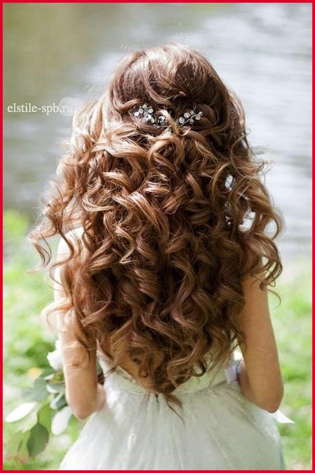 long-curly-half-up-hairstyles-17_17 Hosszú göndör félig frizurák