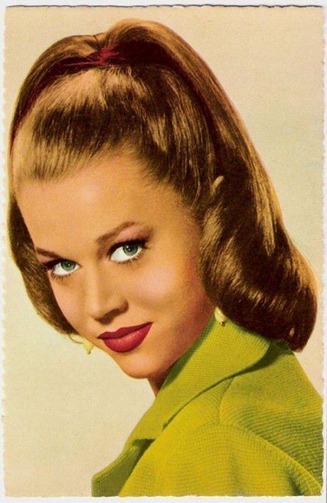 simple-1950s-hairstyles-77_14 Egyszerű 1950-es frizurák