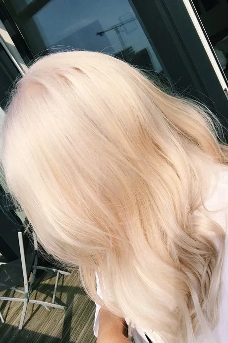 really-light-blonde-hair-47_11-3-3 Nagyon világos szőke haj