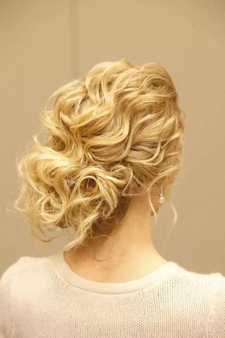 short-curly-hair-updos-wedding-24_17-9-9 Rövid göndör haj updos esküvő