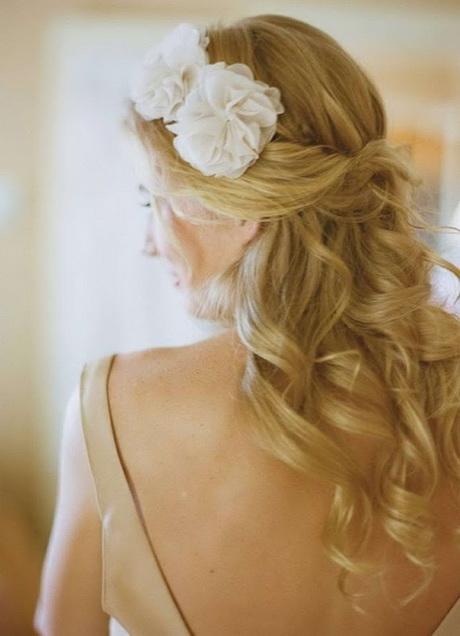 8-wedding-hairstyles-half-up-12_9 8 Esküvői frizura félig
