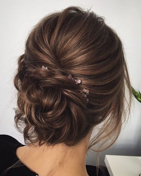 bridesmaid-hair-designs-31_20 Koszorúslány haj minták