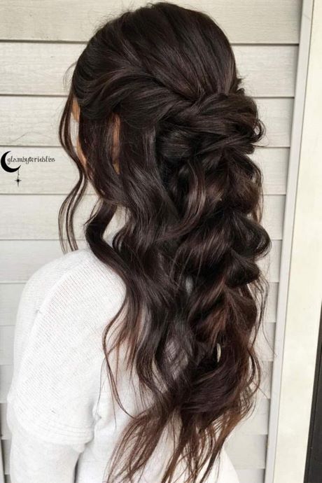 bridesmaid-hairdos-for-long-hair-34_4 Koszorúslány frizurák hosszú hajra