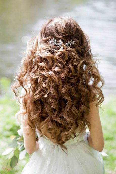 bridesmaid-hairstyle-ideas-85_17 Koszorúslány frizura ötletek