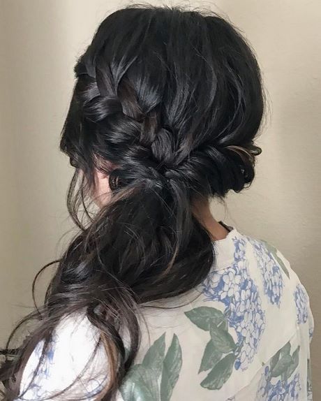 bridesmaid-side-hairstyles-72_10 Koszorúslány oldalsó frizurák