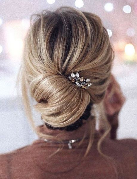 bridesmaid-updos-for-medium-hair-98_6 Koszorúslány updos közepes haj