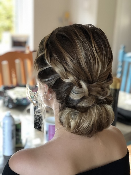 hair-up-bridal-hairstyles-72_8 Haj fel Menyasszonyi frizurák
