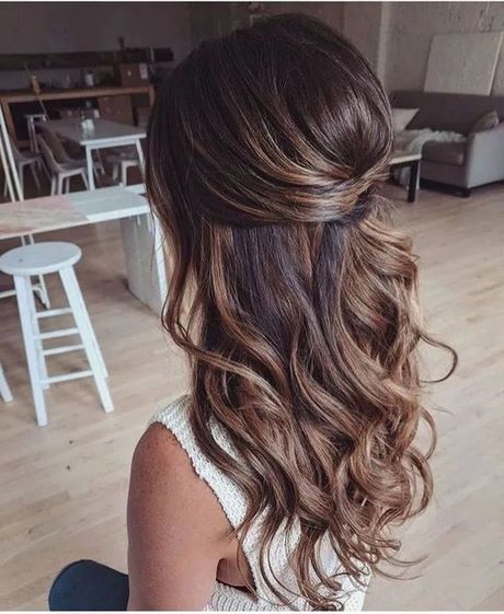 long-hair-bridesmaid-styles-88 Hosszú haj koszorúslány stílusok
