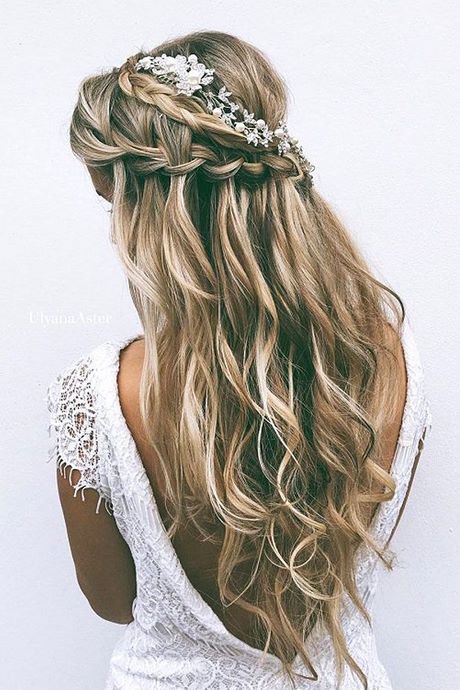 long-hair-bridesmaid-styles-88_10 Hosszú haj koszorúslány stílusok