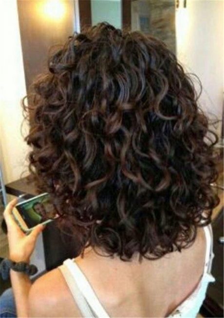 medium-curly-hair-12_12 Közepes göndör haj