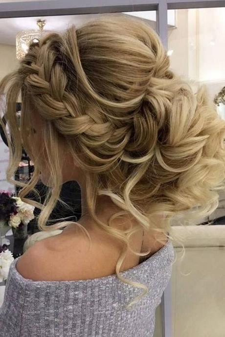 braided-updo-hairstyles-for-prom-75_15 Fonott frizura a bálba