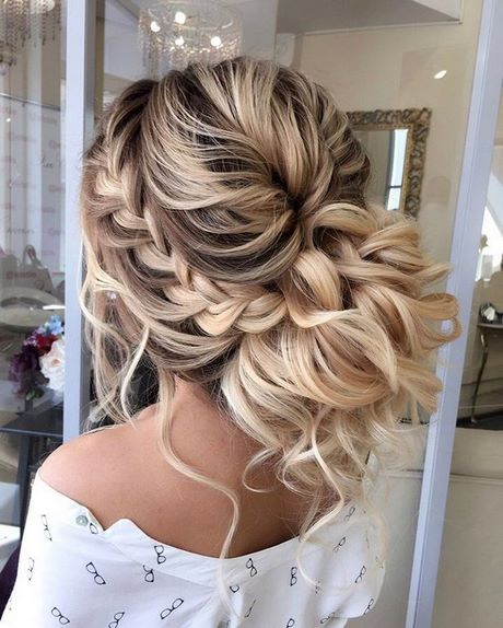 braided-updo-hairstyles-for-prom-75_18 Fonott frizura a bálba