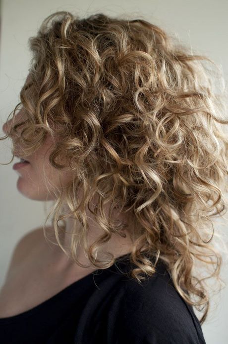 casual-hairstyles-for-curly-hair-05_2 Alkalmi frizurák göndör hajra