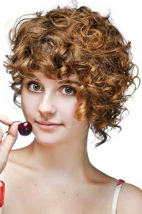 hairstyle-for-curly-hair-with-round-face-43_9 Frizura göndör haj kerek arc