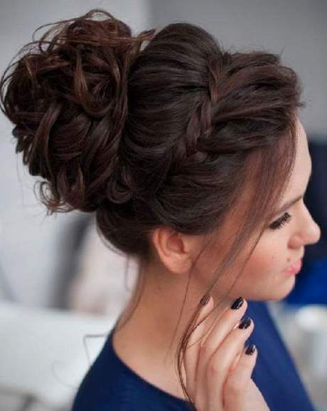 hairstyle-for-women-for-prom-94 Frizura a nők számára a bálra