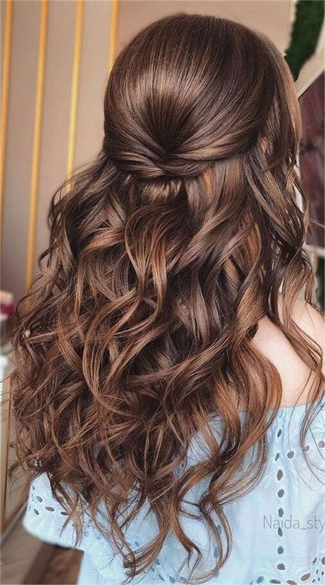 prom-hairstyles-for-brown-hair-24_2 Prom frizurák barna haj