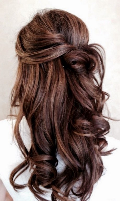 prom-hairstyles-for-long-straight-hair-down-13_15 Prom frizurák hosszú egyenes haj lefelé