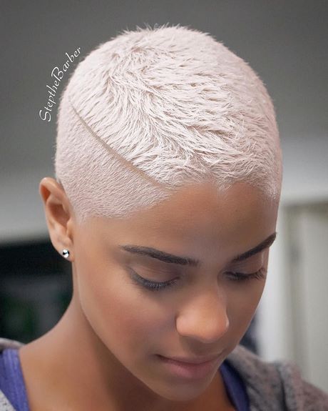 short-blonde-haircuts-for-black-females-04 Rövid szőke hajvágás fekete nők számára