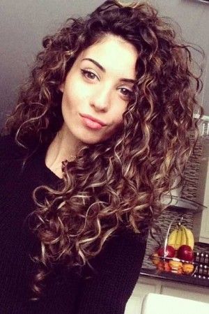 styles-for-curly-hair-female-70_6 Stílusok göndör haj női