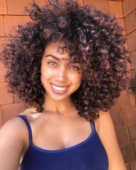 styles-for-curly-hair-female-70_9 Stílusok göndör haj női