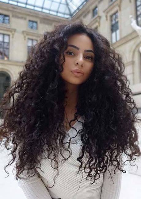 womens-long-curly-hairstyles-21_11 Női hosszú göndör frizurák