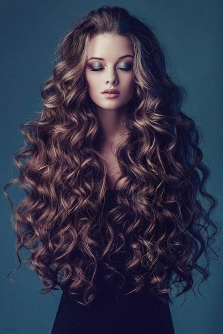 womens-long-curly-hairstyles-21_16 Női hosszú göndör frizurák