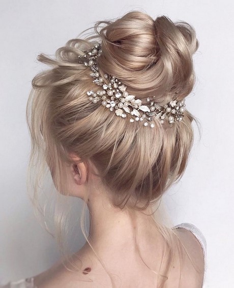 best-bridal-hairstyles-2023-06_10 A legjobb Menyasszonyi frizurák 2023