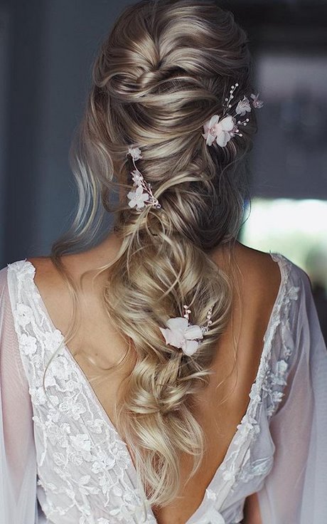 best-bridal-hairstyles-2023-06_7 A legjobb Menyasszonyi frizurák 2023