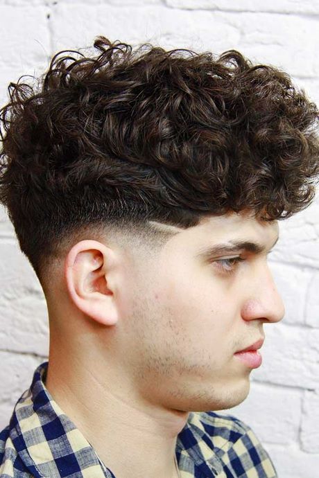 curly-haircuts-2023-64_18 Göndör hajvágás 2023
