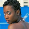 Rövid természetes frizurák fekete nők számára