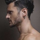 Jó megjelenésű rövid hajvágás a férfiak számára