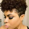 Göndör rövid frizurák fekete nők számára