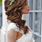 Gyönyörű menyasszonyi haj