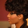 Rövid hajvágás fekete nők göndör haj